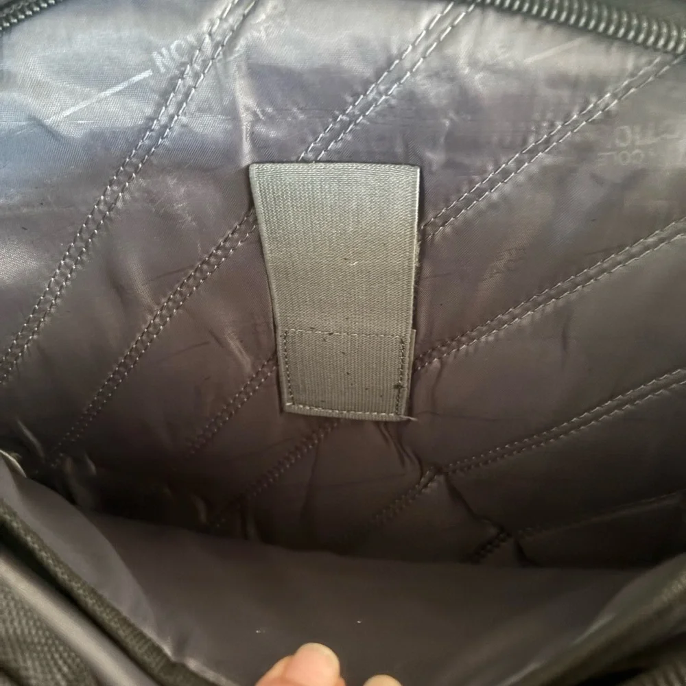 Kenneth Cole Reaction Manhattan Commuter Slim Backpack 16